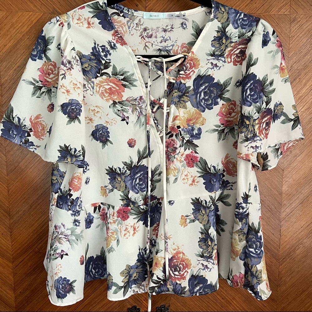 /Kimchi Blu/ Floral Top